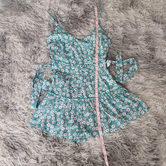 Mooloola Floral Playsuit Size 8 - Picture 8 of 15